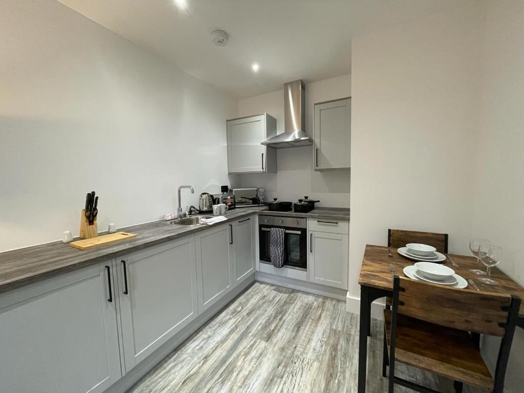 Kingsbridge Point - Cosy One Bed Apartments Near Town Centre, Swindon Exterior foto